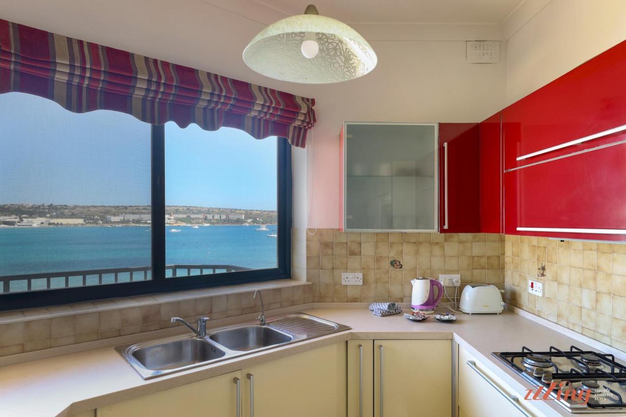 Beachfront 2 Bedroom * Is-Sellum
