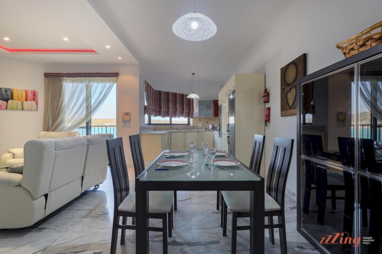 Beachfront 2 Bedroom * Is-Sellum